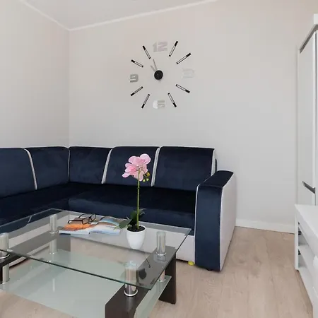 Aleja Jana Pawla Ii With Parking And Balcony By Renters غدانسك