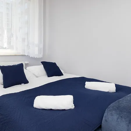 Aleja Jana Pawla Ii With Parking And Balcony By Renters Apartmán *