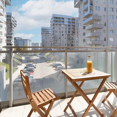 Aleja Jana Pawla Ii With Parking And Balcony By Renters Gdańsk