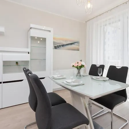Aleja Jana Pawla Ii With Parking And Balcony By Renters Apartman *
