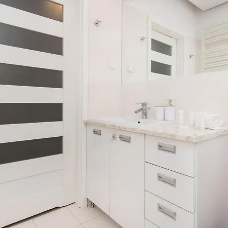 Aleja Jana Pawla Ii With Parking And Balcony By Renters Apartman *