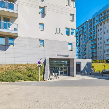 Aleja Jana Pawla Ii With Parking And Balcony By Renters Gdaňsk