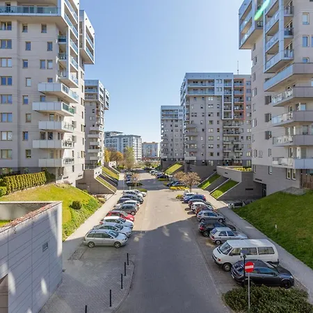 Apartamento Aleja Jana Pawla Ii With Parking And Balcony By Renters