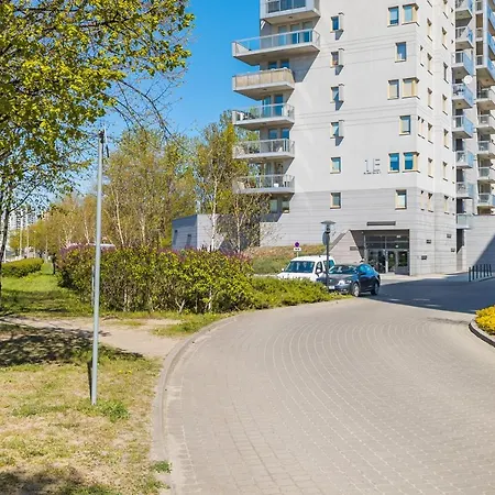 Aleja Jana Pawla Ii With Parking And Balcony By Renters Gdaňsk